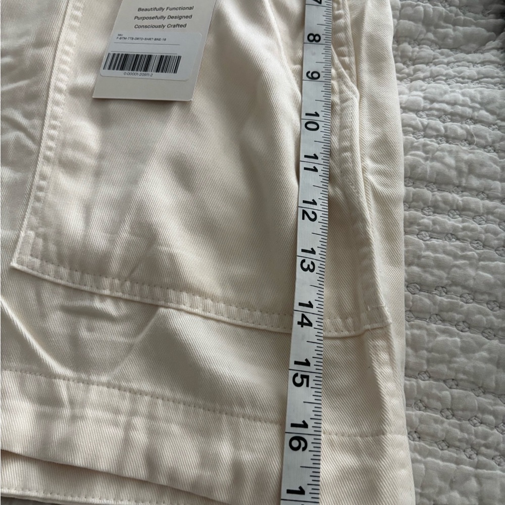 Everlane Utility Short - Picture 13 of 13